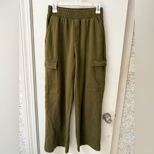 Old Navy Olive Cargo Pants